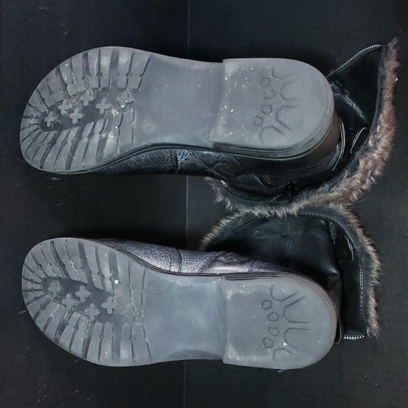 Women's faux fur, leather bootie. Size 10. - Picture 9 of 13
